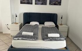 Cozy Flat Near Tivoli Park With Free Parking